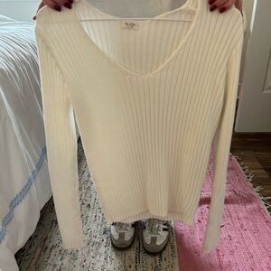 Brandy Melville ribbed v-neck sweater